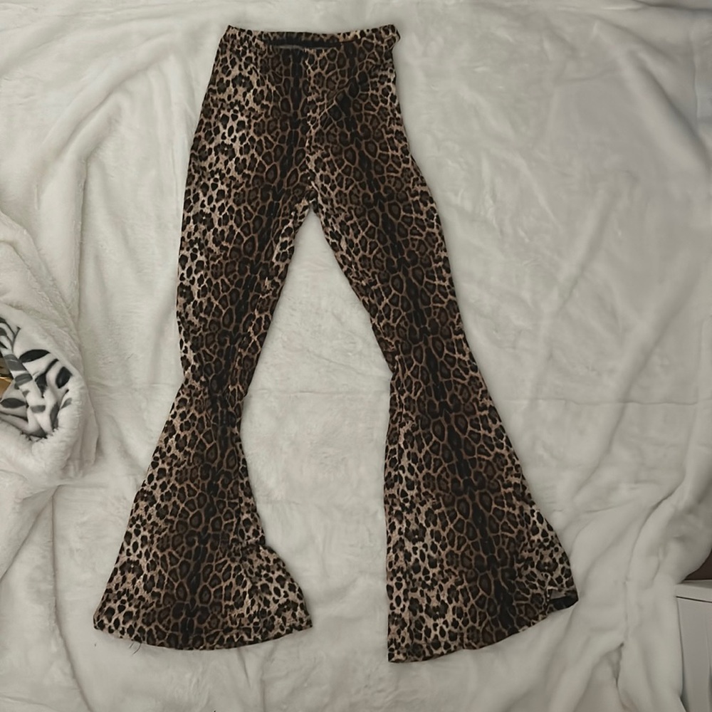 Small flare leopard print leggings